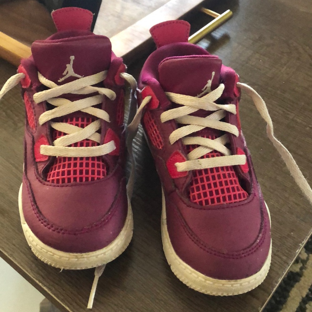 Air Jordan 4 girls size 9C